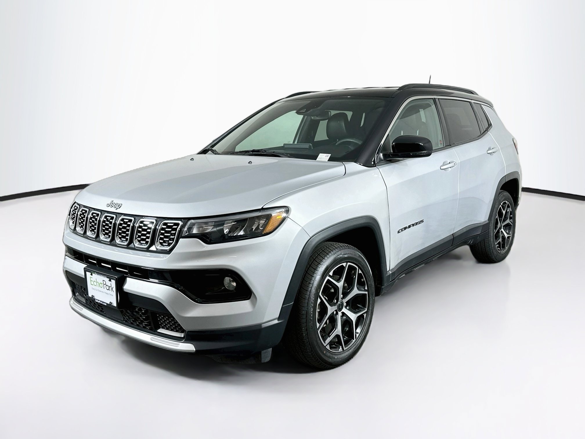 Used 2025 Jeep Compass Limited AWD/4WD image 3