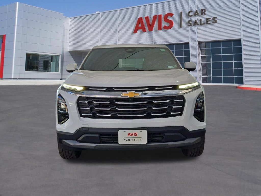 Used 2026 Chevrolet Equinox LT FWD image 2