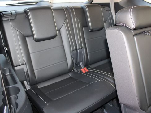 Used 2021 Volkswagen Atlas SE image 19