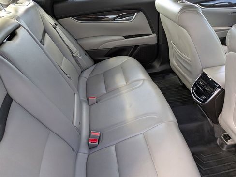 Used 2014 Cadillac XTS Luxury image 35
