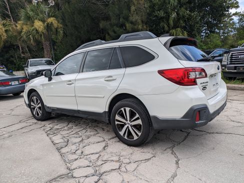 Used 2018 Subaru Outback 3.6R Limited AWD/4WD image 6
