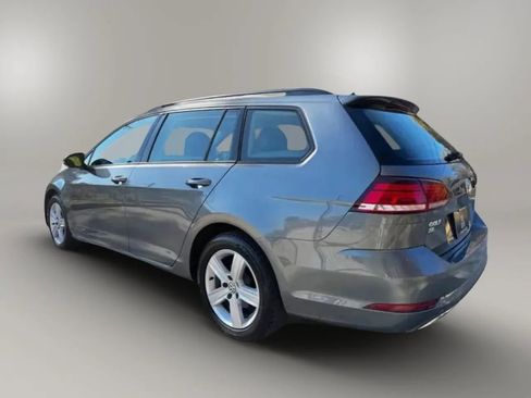 Used 2018 Volkswagen Golf SE FWD image 4