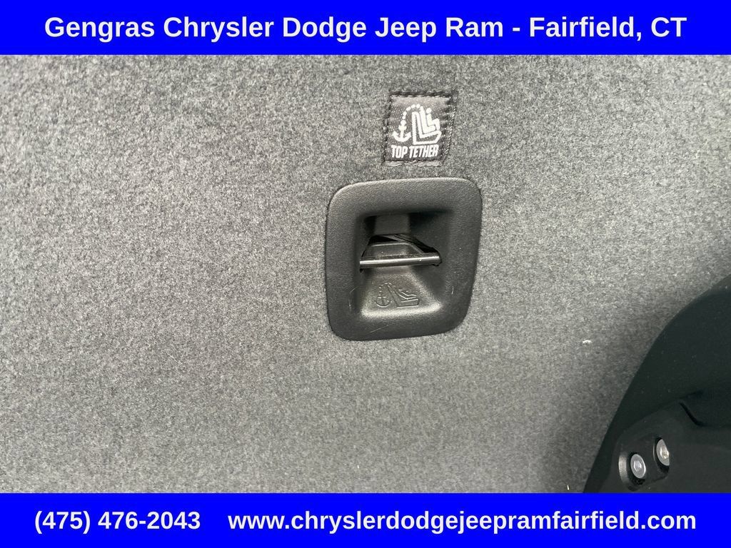 Used 2023 Jeep Wrangler Unlimited Sahara w/ Cold Weather Group AWD/4WD image 34