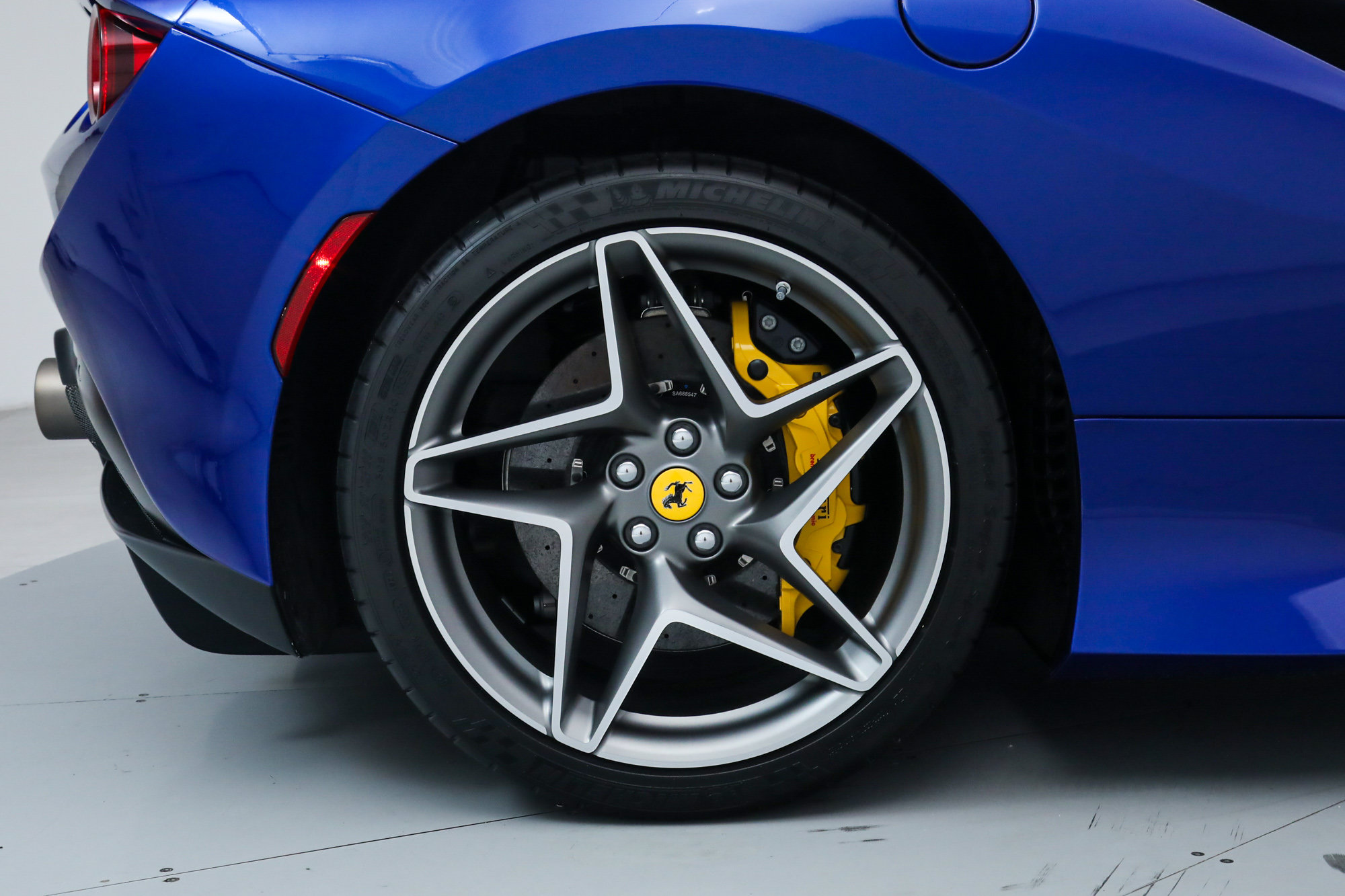 Certified 2022 Ferrari F8 Tributo RWD image 41