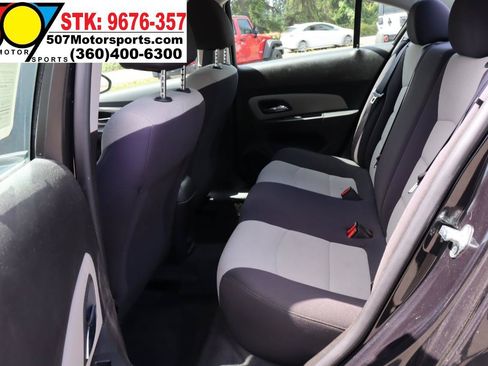 Used 2015 Chevrolet Cruze LS FWD image 16