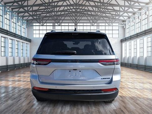 New 2025 Jeep Grand Cherokee Limited w/ Luxury Tech Group II image 5