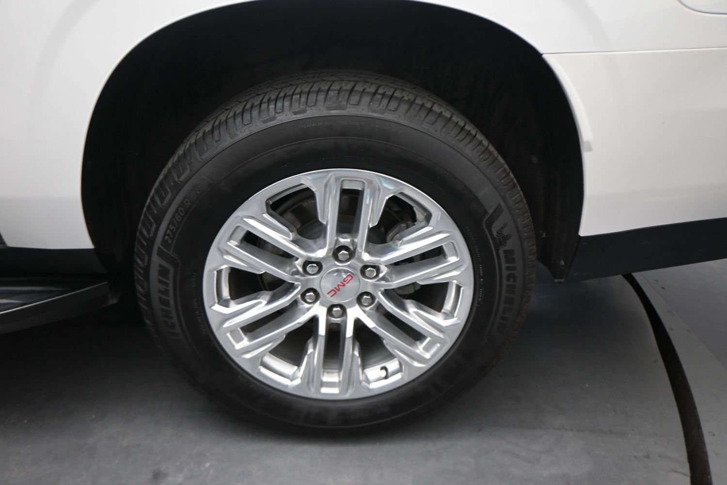 Used 2024 GMC Yukon XL SLT w/ SLT Premium Package RWD image 19