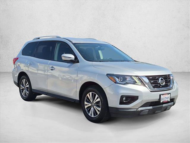 Used 2018 Nissan Pathfinder SV w/ SV Tech Package FWD image 3