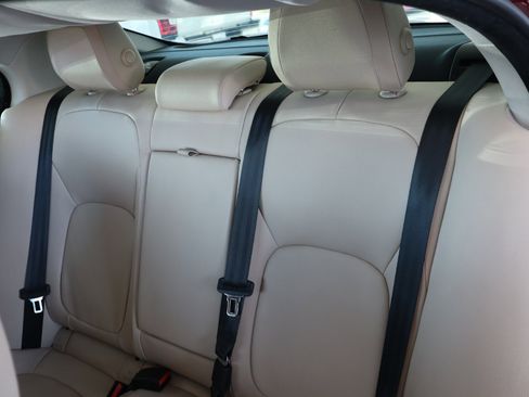 Used 2017 Jaguar XE image 33