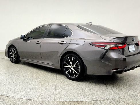 Used 2023 Toyota Camry SE FWD image 7