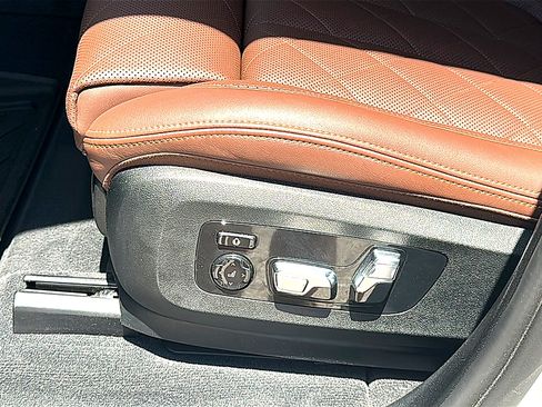 Used 2023 BMW X5 xDrive40i w/ Luxury Seating Package AWD/4WD image 15