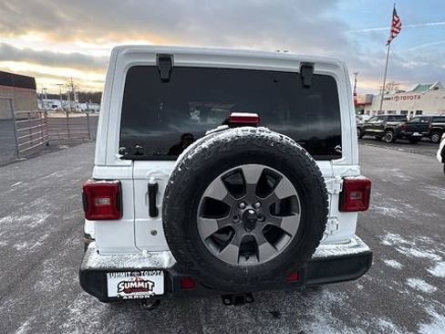 Used 2019 Jeep Wrangler Unlimited Sahara image 4