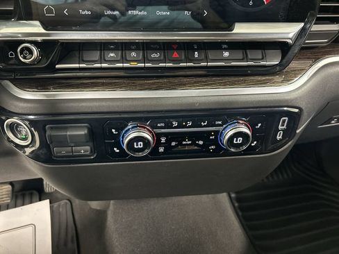 Used 2022 GMC Sierra 1500 Elevation AWD/4WD image 16