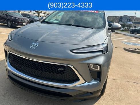 Used 2025 Buick Encore GX Sport Touring FWD image 4