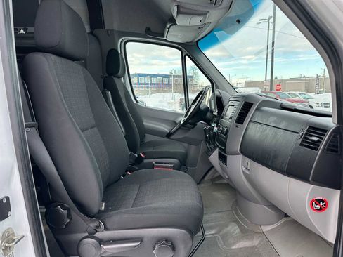 Used 2016 Freightliner Sprinter 2500 image 10