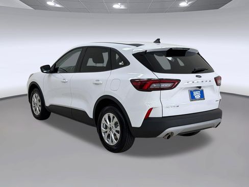 Used 2025 Ford Escape Active AWD/4WD image 3