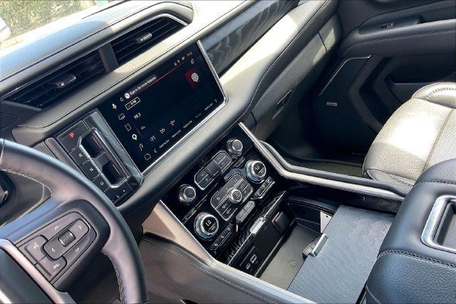 Used 2024 GMC Yukon Denali w/ LPO, Floor Liner Package AWD/4WD image 18