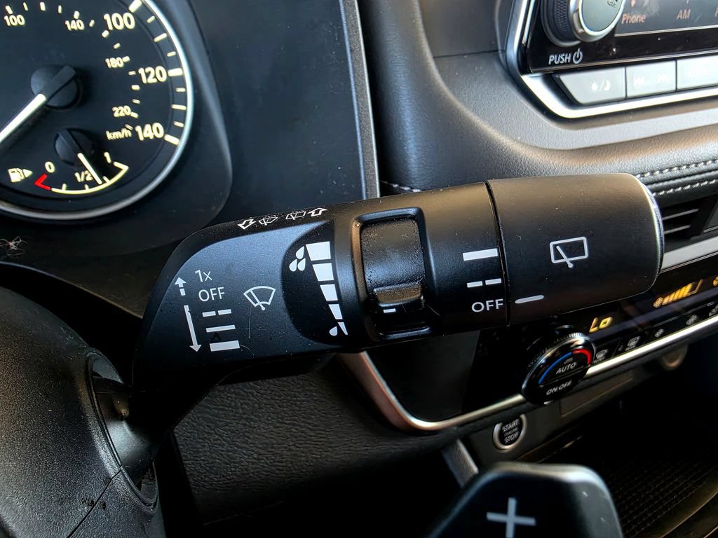 Used 2023 Nissan Rogue SV FWD image 23