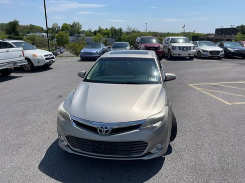 Used 2013 Toyota Avalon XLE Touring FWD image 4