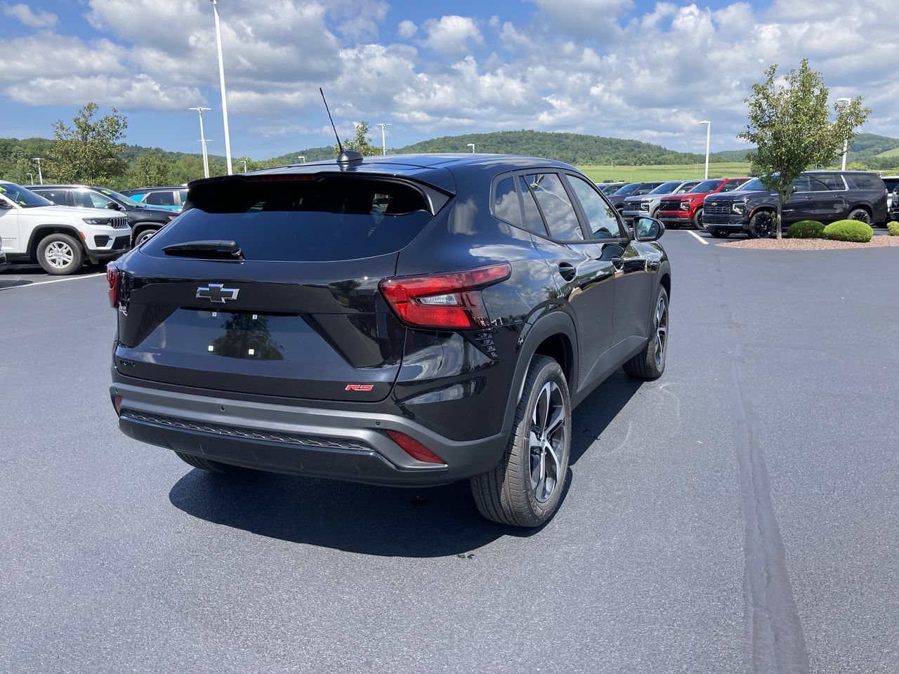 New 2026 Chevrolet Trax RS w/ Sunroof Package FWD image 7