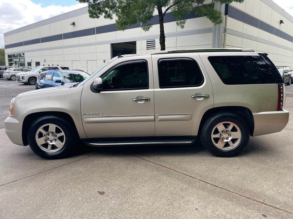 Used 2007 GMC Yukon Denali AWD/4WD image 5