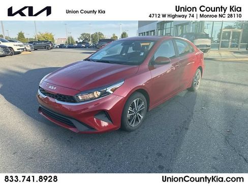 Used 2024 Kia Forte LXS w/ LXS Technology Package FWD image 1