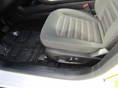 Certified 2017 Ford Fusion SE FWD image 15