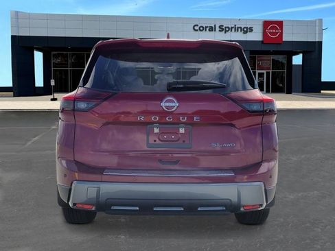 New 2025 Nissan Rogue SL image 4
