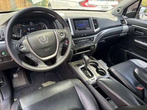 Used 2017 Honda Ridgeline Sport image 10