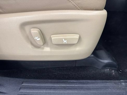 Used 2012 Toyota 4Runner Limited AWD/4WD image 27