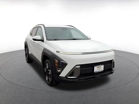 Used 2025 Hyundai Kona SEL image 3