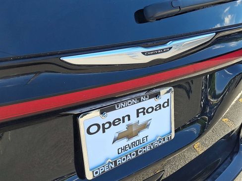 Used 2024 Chrysler Pacifica Touring-L FWD image 29