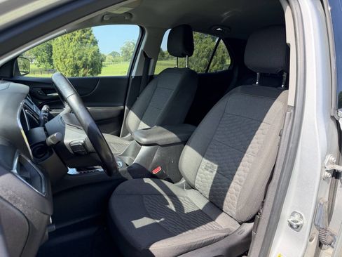 Used 2018 Chevrolet Equinox LT FWD image 28