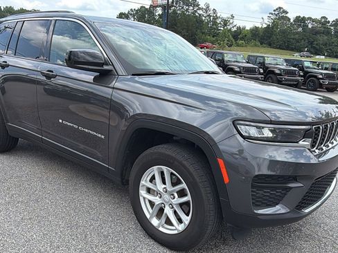 Used 2025 Jeep Grand Cherokee Laredo X w/ Luxury Tech Group I AWD/4WD image 5