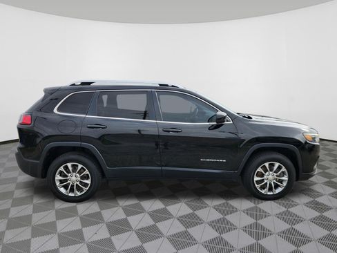 Used 2019 Jeep Cherokee Latitude Plus w/ Cold Weather Group AWD/4WD image 6