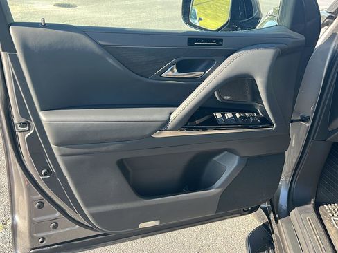 New 2026 Lexus LX 600 4WD w/ Luxury Package image 17