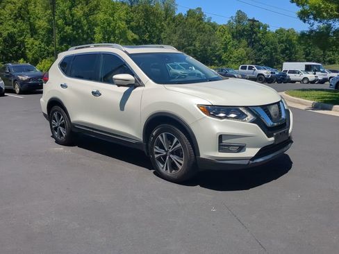 Used 2017 Nissan Rogue SL w/ SL Premium Package AWD/4WD image 3