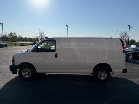 Used 2019 Chevrolet Express 2500 image 9