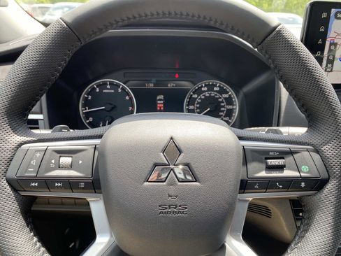 New 2026 Mitsubishi Outlander SE AWD/4WD image 15