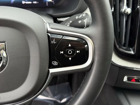 Certified 2025 Volvo XC60 B5 Plus image 20