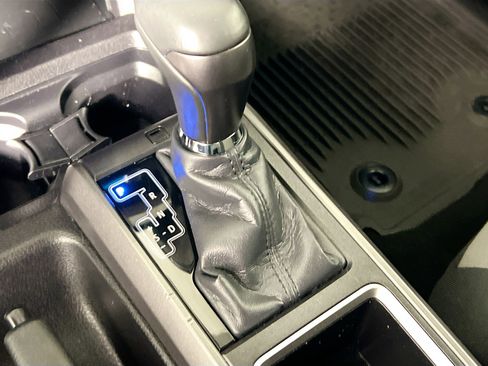 Used 2023 Toyota Tacoma TRD Off-Road image 25