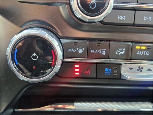 Used 2023 Ford F150 Lariat w/ Equipment Group 502A High image 20