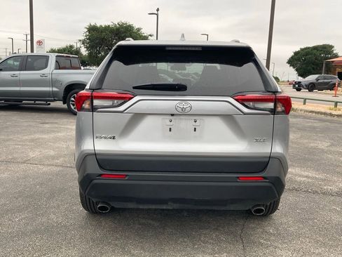 Used 2025 Toyota RAV4 XLE FWD image 7