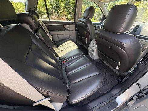 Used 2009 Hyundai Santa Fe GLS FWD image 12