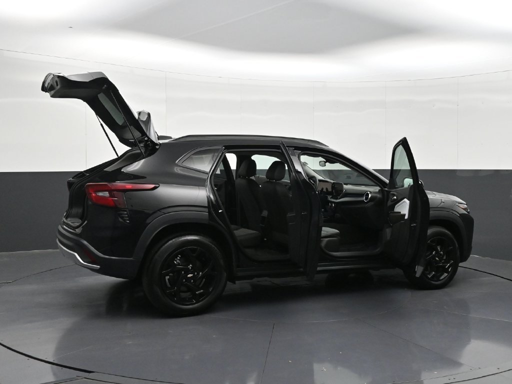 Certified 2026 Chevrolet Trax LT FWD image 38