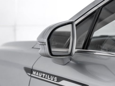 Used 2023 Lincoln Nautilus Reserve image 44
