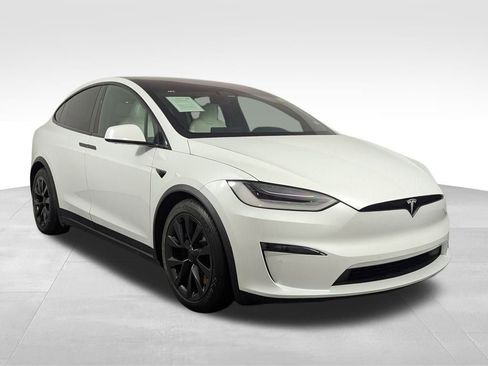 Used 2022 Tesla Model X Plaid image 23
