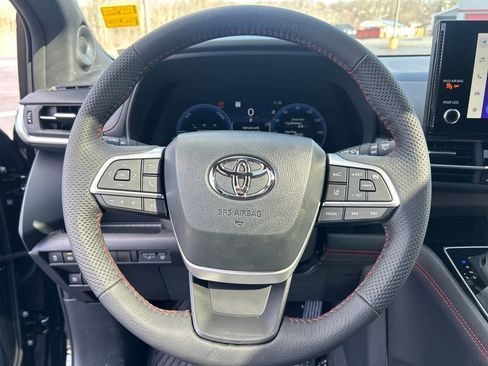 New 2026 Toyota Sienna XSE image 22