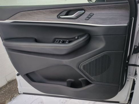 Certified 2023 Jeep Grand Cherokee Limited image 30