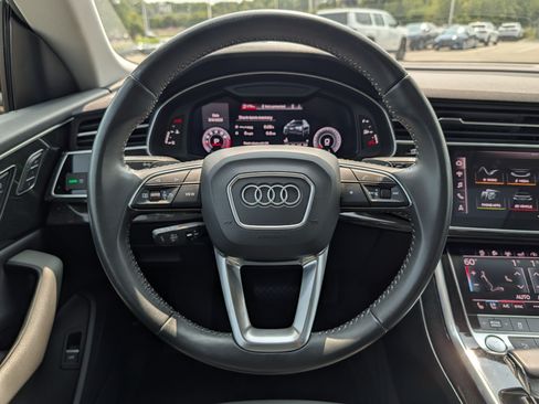 Used 2019 Audi Q8 Premium Plus w/ Premium Plus AWD/4WD image 26